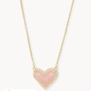 Kendra Scott Ari Heart Gold Pendant Necklace in Rose Quartz
